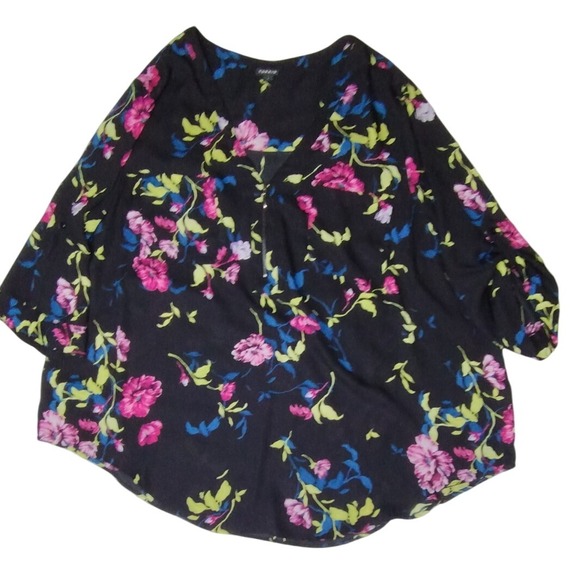 Torrid Floral Print Blouse Top Plus Size 4‎ Roll Tab Sleeve V Neck - Picture 1 of 15